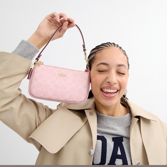 Nolita 19 In Signature Canvas - Picture 4 of 9